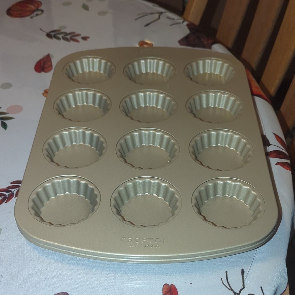 Crofton Metallic Gold Cupcake Tray